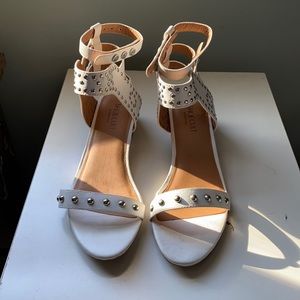 Shoe cult sandals
